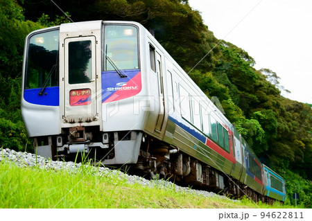 多客輸送で松山より貸し出されたN2000系で運転される特急あしずり 94622811