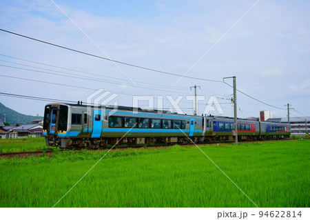 多客期輸送で2000系運用が復活した特急しまんと5号 多客期輸送で2000系運用が復活した特急しまんと5号 94622814