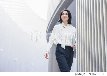 ビジネス　キャリアウーマン 94623007