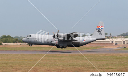 オランダ空軍C-130H輸送機100周年記念塗装機離陸 オランダ空軍C-130H輸送機100周年記念塗装機離陸 94623067