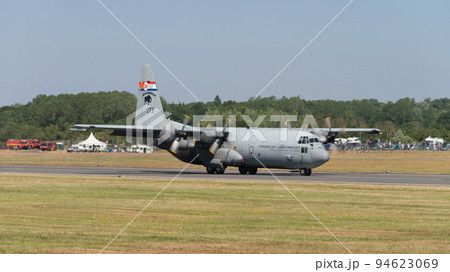 オランダ空軍C-130H輸送機100周年記念塗装機タキシング 94623069