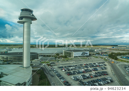 ストックホルム・アーランダ空港の管制塔 94623234