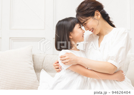 親子　ライフスタイル 94626404