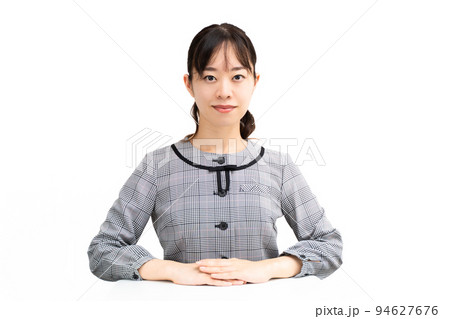 受付の女性 受付の女性 94627676