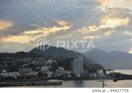 大分港の夕暮れ風景 大分港の夕暮れ風景 94627758