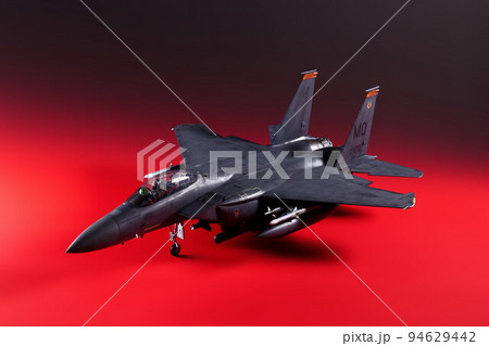 プラモデル 1/32scale マクドネル・ダグラス F-15E ストライクイーグル 赤バック 94629442