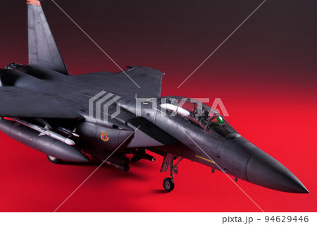 プラモデル 1/32scale マクドネル・ダグラス F-15E ストライクイーグル 赤バック 94629446