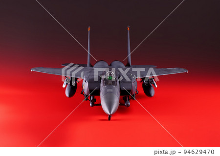 プラモデル 1/32scale マクドネル・ダグラス F-15E ストライクイーグル 赤バック プラモデル 1/32scale マクドネル・ダグラス F-15E ストライクイーグル 赤バック 94629470