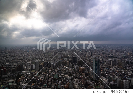 《東京都》目の前に迫るゲリラ豪雨・不安定な大気 94630565