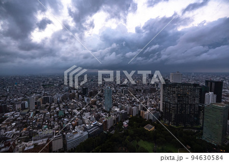 《東京都》目の前に迫るゲリラ豪雨・不安定な大気 《東京都》目の前に迫るゲリラ豪雨・不安定な大気 94630584