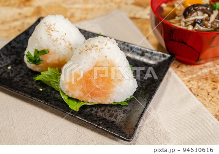 明太子のおにぎり 94630616
