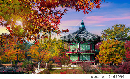 Gyeongbokgung Palace at sunset, Autumn seasons in Seoul, South Korea. 94630944