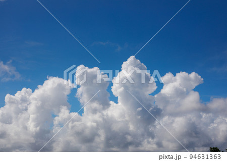 真夏の入道雲 94631363