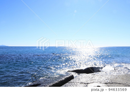 駿河湾の海と空と海のきらめき 撮影場所:三保(静岡県静岡市) 駿河湾の海と空と海のきらめき 撮影場所:三保(静岡県静岡市) 94633569