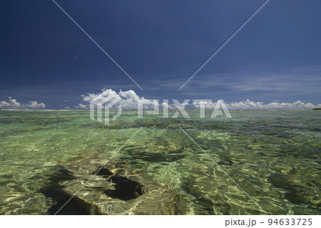 綺麗なビーチ 砂浜 海 綺麗なビーチ 砂浜 海 94633725