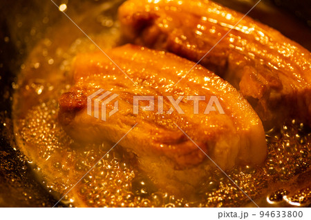 豚バラ肉のチャーシュー 豚バラ肉のチャーシュー 94633800