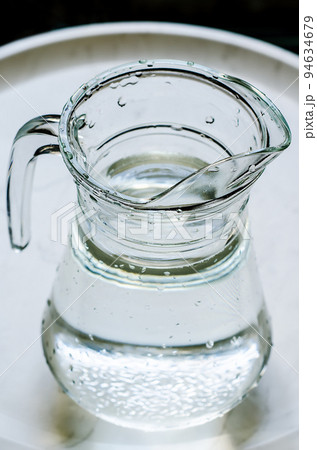 water decanter 94634679