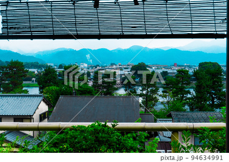 階下に望む渡月橋 94634991
