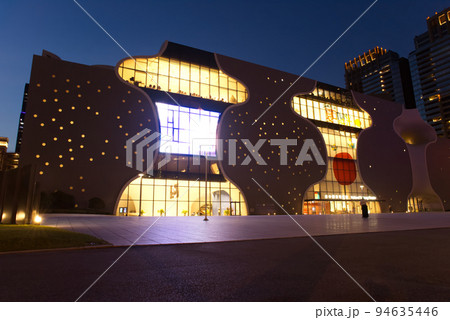 台中市国家歌劇院 メトロポリタンオペラハウス National Taichung Theater 94635446
