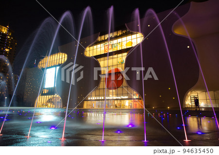 台中市国家歌劇院 メトロポリタンオペラハウス National Taichung Theater 94635450