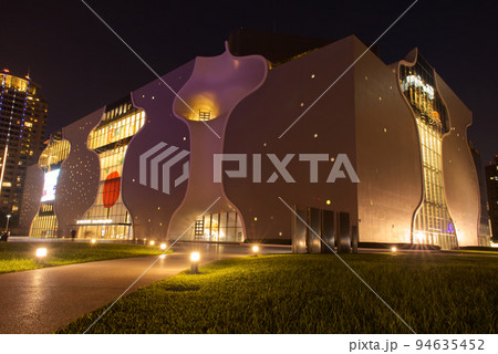 台中市国家歌劇院 メトロポリタンオペラハウス National Taichung Theater 94635452