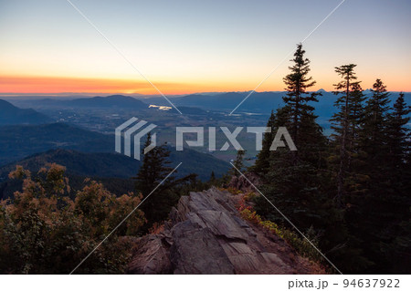 Fraser Valley, River and Canadian Mountain Landscape during sunset. Fraser Valley, River and Canadian Mountain Landscape during sunset. 94637922