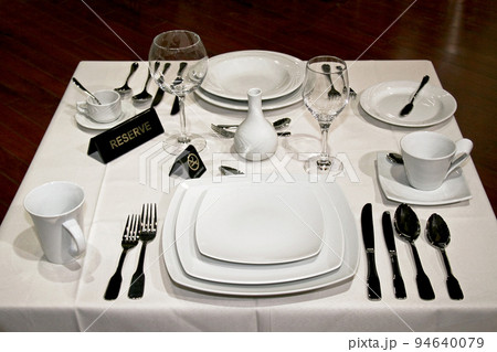 White table 94640079