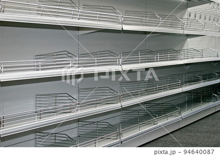 Empty shelf 94640087