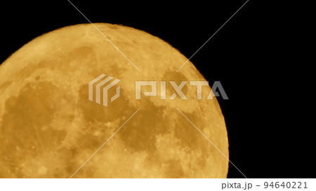 中秋の名月/ダイナミックな満月を宇宙観を向島百花園で 中秋の名月/ダイナミックな満月を宇宙観を向島百花園で 94640221