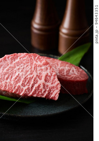 国産和牛 厚切りももステーキ肉 国産和牛 厚切りももステーキ肉 94643351