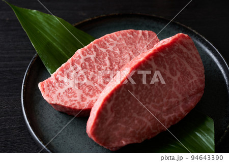 国産和牛　厚切りももステーキ肉 94643390