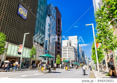 休日の銀座　歩行者天国　※一部ソフトフォーカス 94643601