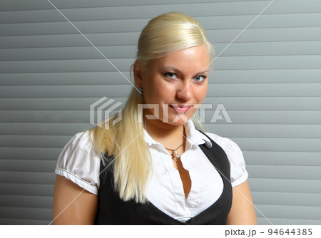 portrait of an businesswoman 94644385