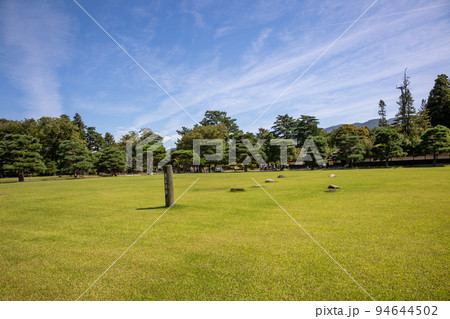 鶴ヶ城天守閣前の庭園　大広間跡 94644502