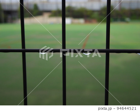 フェンス越 フェンス越 94644521
