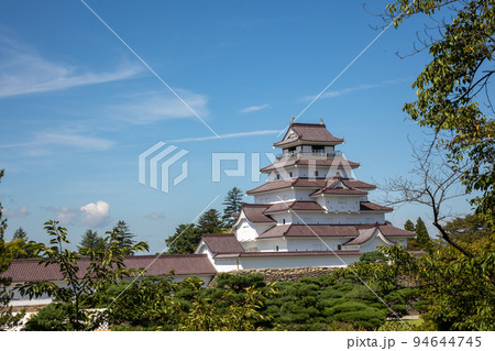 月見櫓から見る鶴ヶ城の天守閣 会津若松市 月見櫓から見る鶴ヶ城の天守閣 会津若松市 94644745