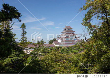 月見櫓から見る鶴ヶ城の天守閣 会津若松市 月見櫓から見る鶴ヶ城の天守閣 会津若松市 94644747
