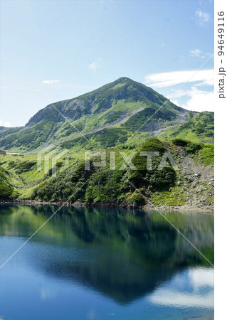 黒部立山アルペンルートからの風景（立山室堂）みくりが池 94649116
