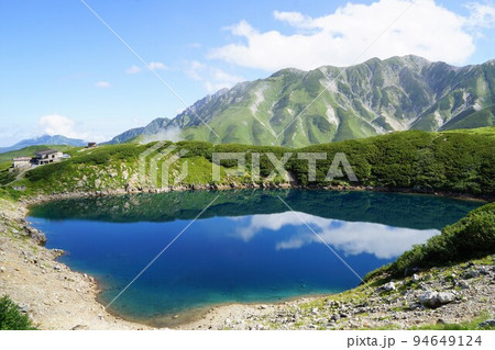 黒部立山アルペンルートからの風景（立山室堂）みくりが池 94649124
