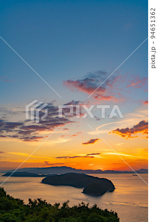 深山砲台跡展望台から見る淡路島へ沈む夕日 深山砲台跡展望台から見る淡路島へ沈む夕日 94651362