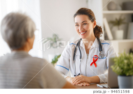 patient listening to doctor patient listening to doctor 94651598