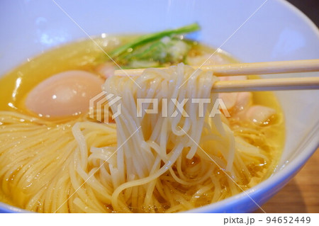鶏清湯ラーメン箸あげ 94652449