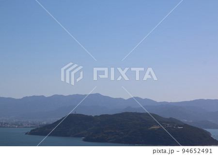 福岡市志賀島の漁港、網と漁船 福岡市志賀島の漁港、網と漁船 94652491