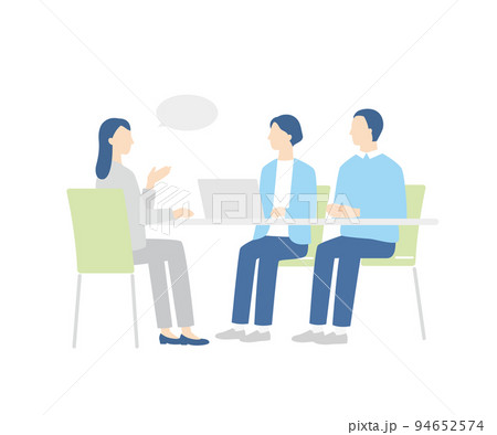 相談をするシニア夫婦と女性スタッフ 相談をするシニア夫婦と女性スタッフ 94652574