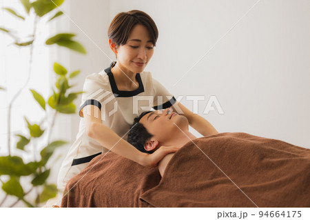 メンズエステ　ボディケアイメージ　 94664175