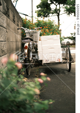 今も現役鮮魚行商人 今も現役鮮魚行商人 94666095