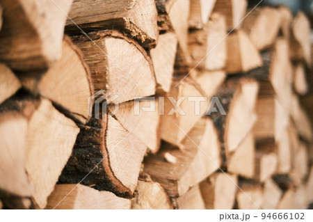 贅沢！薪のある暮らし 94666102