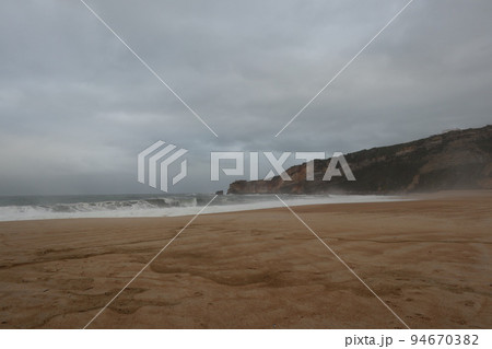 ポルトガル屈指のリゾート地、ナザレ(Nazare of Portugal) 94670382