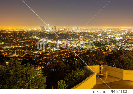 Night high angle view of the Los Angeles downtown 94671889