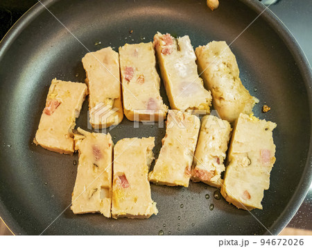 Close up shot of fried turnip cake 94672026